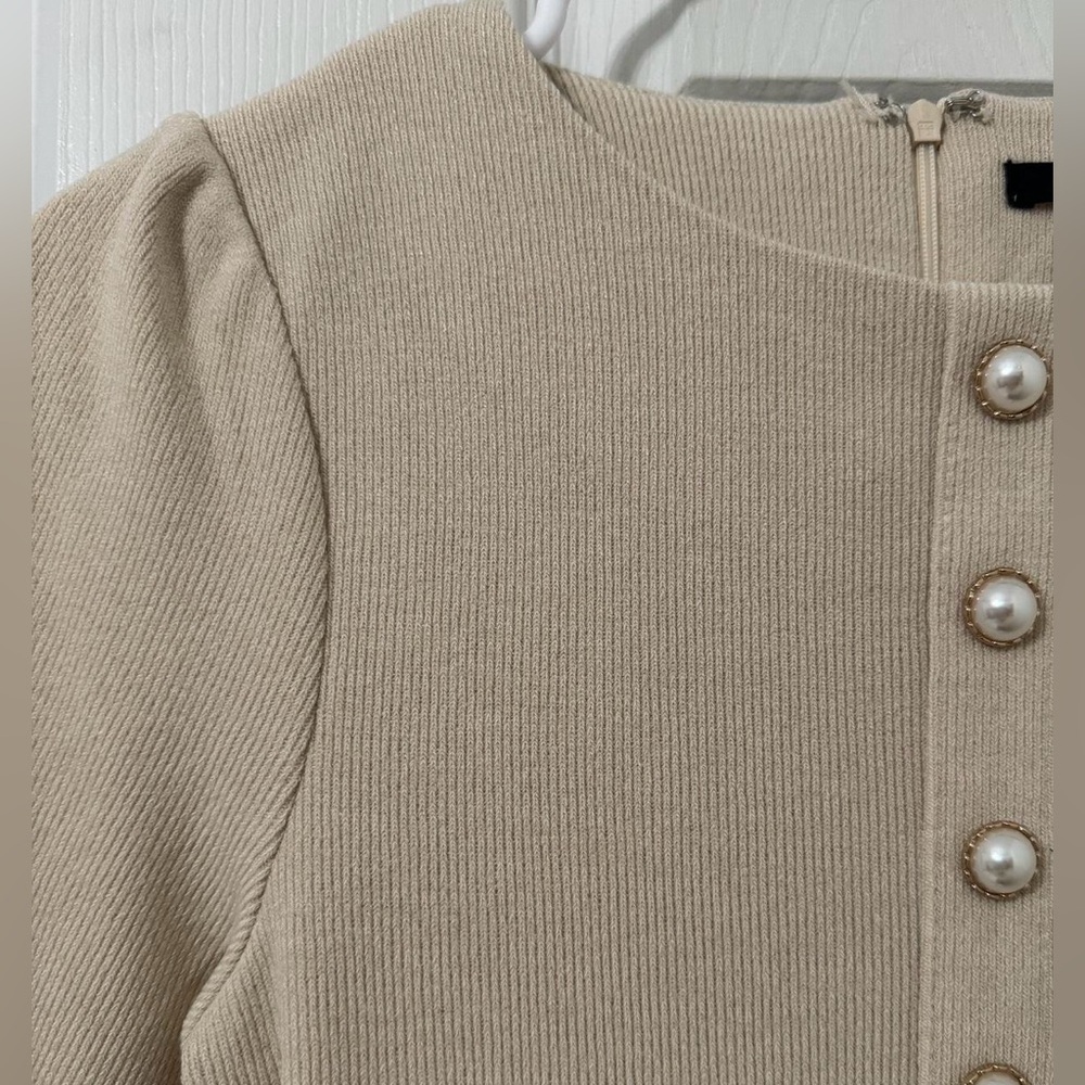 light beige knit puff sleeve short sleeve mini dress, ruffle hem pearl buttons - Picture 3 of 6